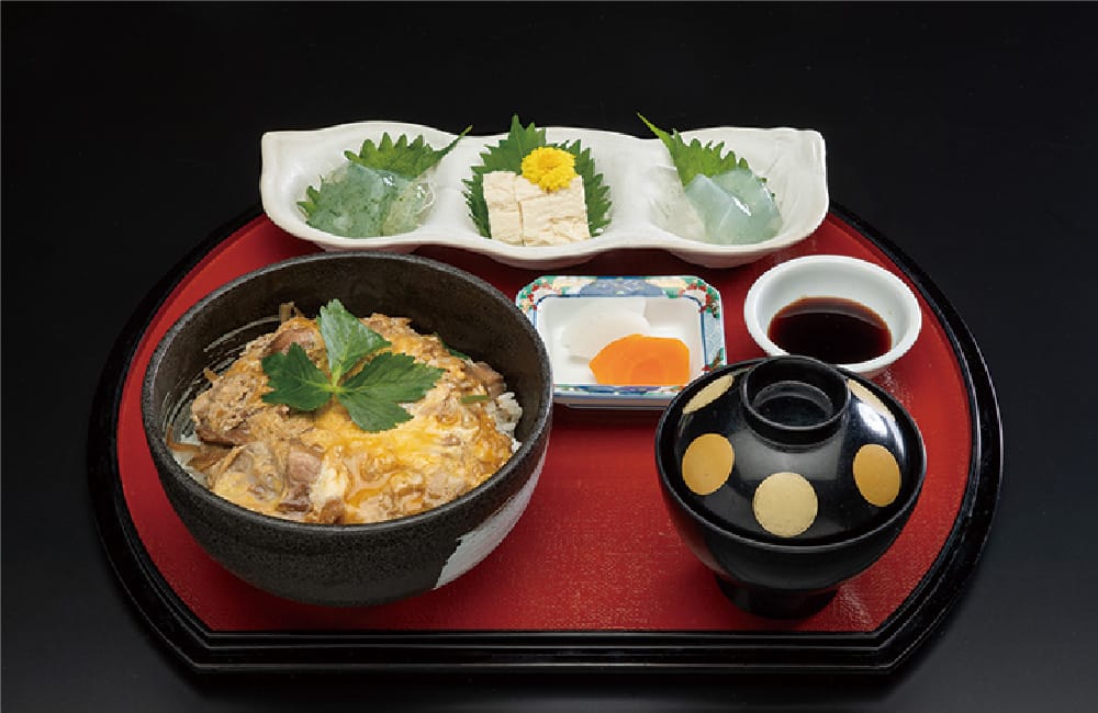 水戸山翠の奥久慈しゃも親子丼